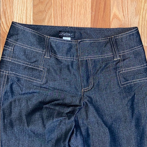 Jean type of pants - Picture 2 of 3